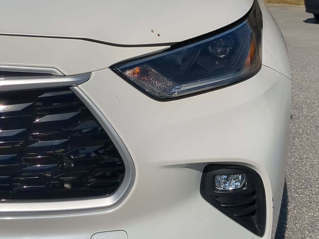 Used 2021 Toyota Highlander XLE image 18