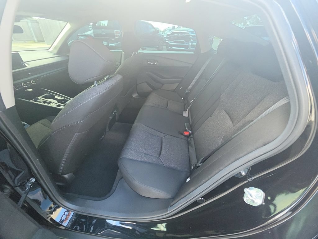Used 2025 Honda Accord SE image 25