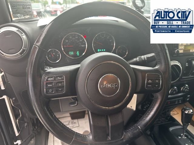Used 2016 Jeep Wrangler Unlimited Sahara w/ Dual Top Group AWD/4WD image 13