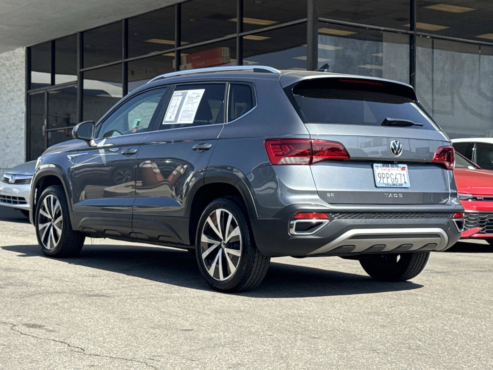 Certified 2024 Volkswagen Taos SE FWD image 5