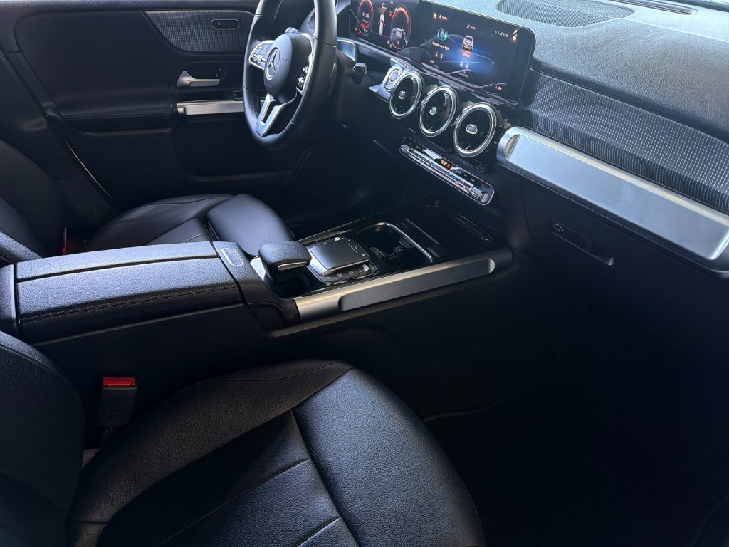 Used 2022 Mercedes-Benz GLB 250 image 16