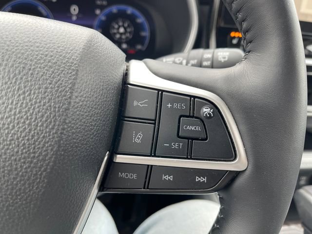 Used 2024 Toyota Highlander Limited AWD/4WD image 25