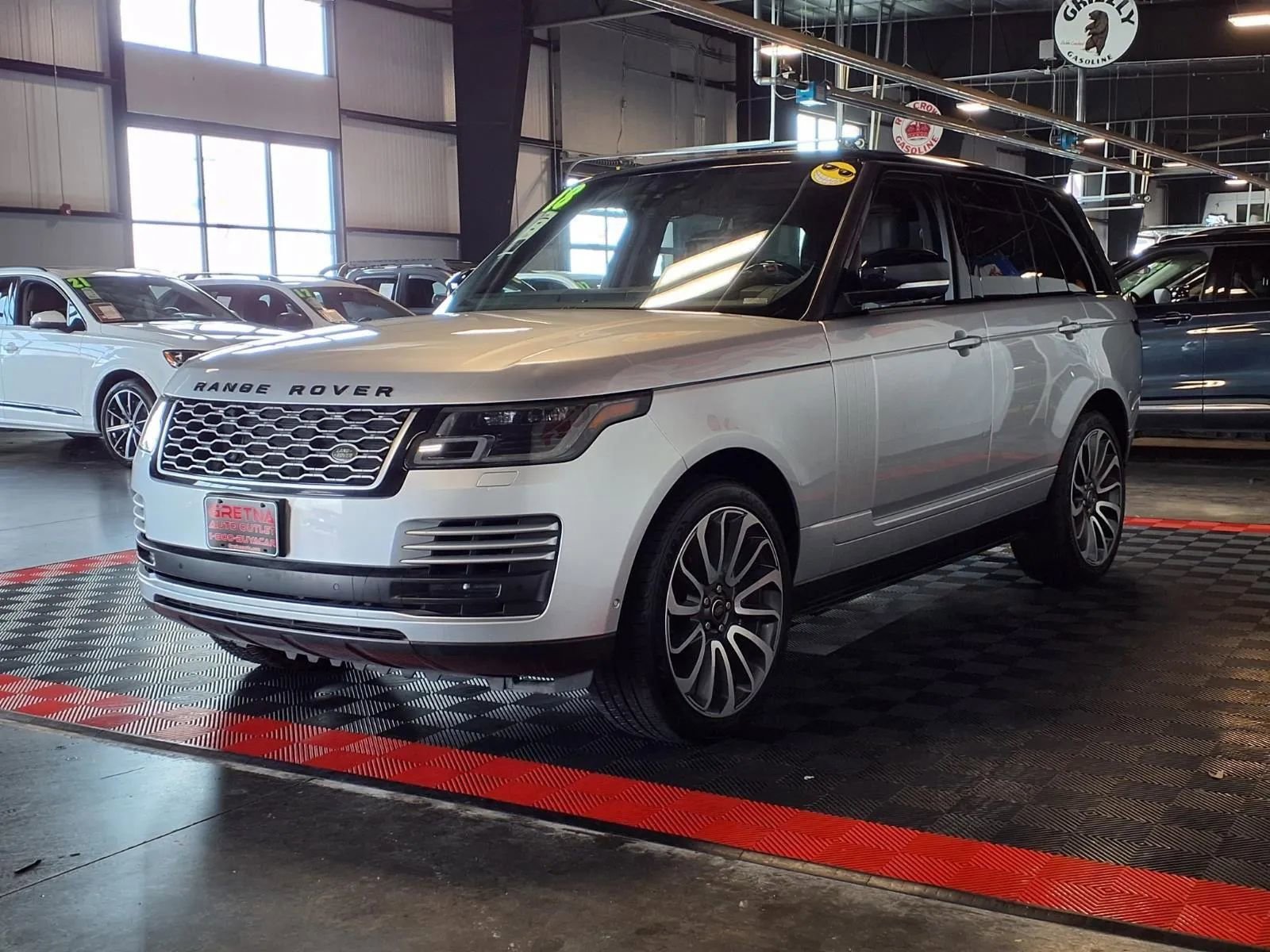 Used 2018 Land Rover Range Rover Supercharged image 3