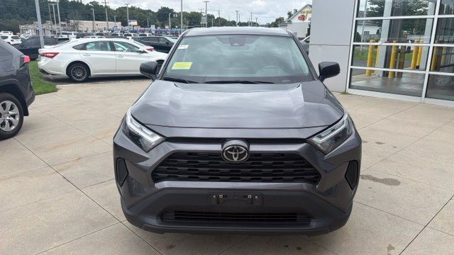 Used 2024 Toyota RAV4 LE AWD/4WD image 2