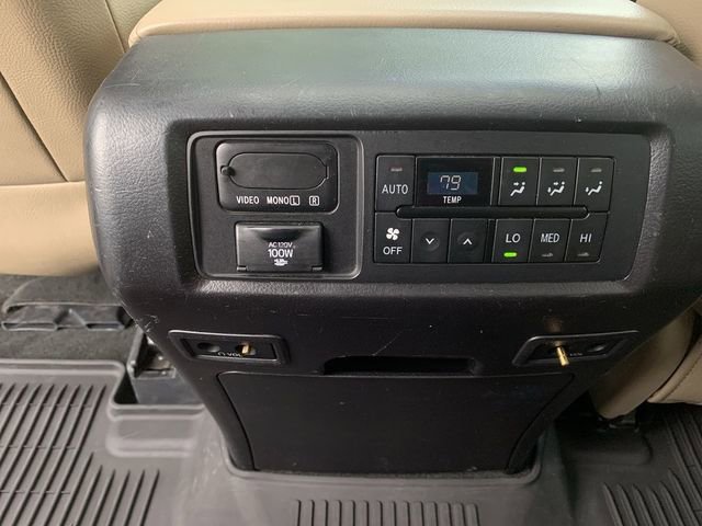Used 2016 Toyota Sequoia Platinum RWD image 31