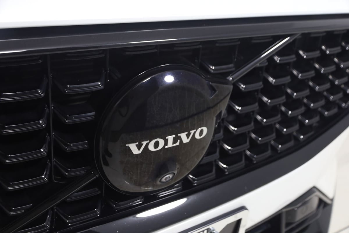 Used 2024 Volvo S60 T8 Plus AWD/4WD image 17