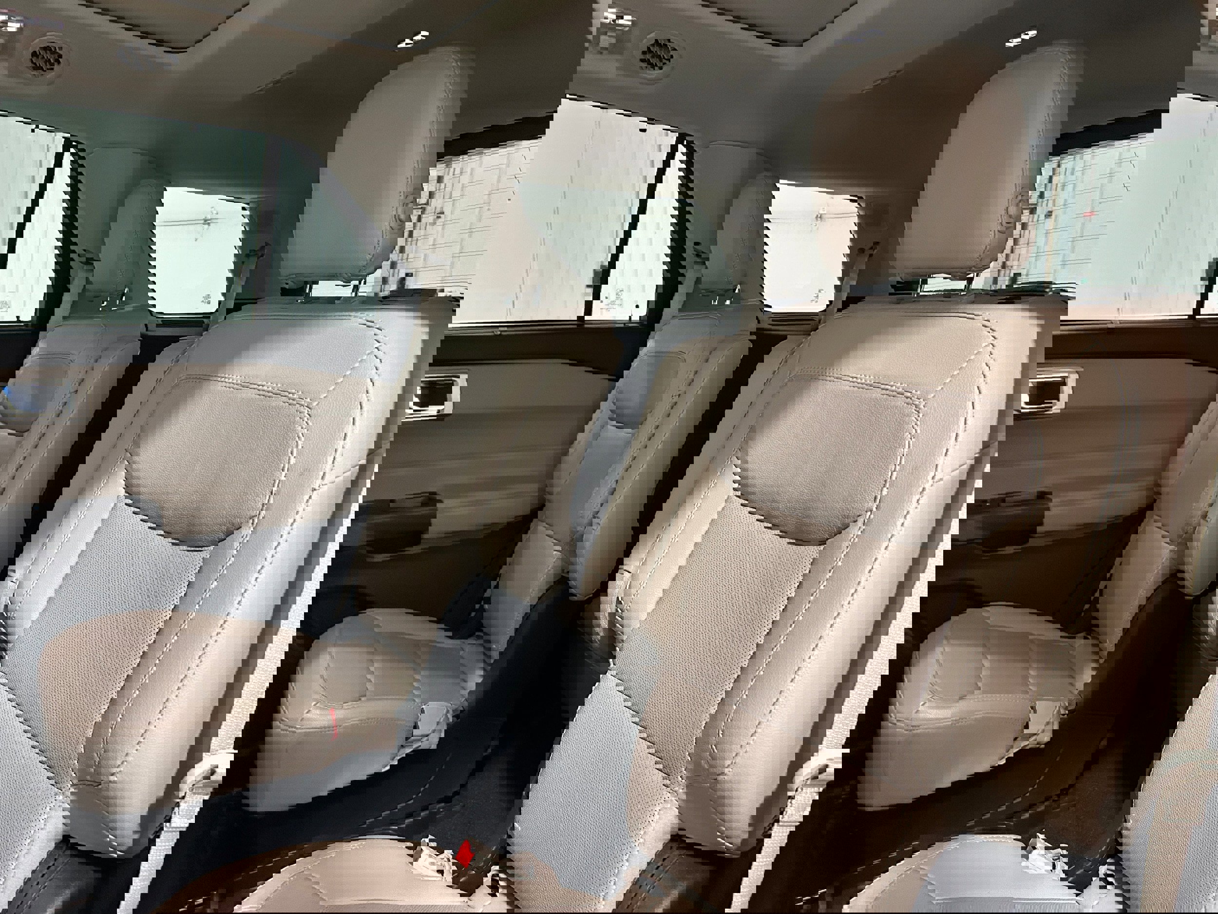 Used 2020 Ford Explorer Limited image 31