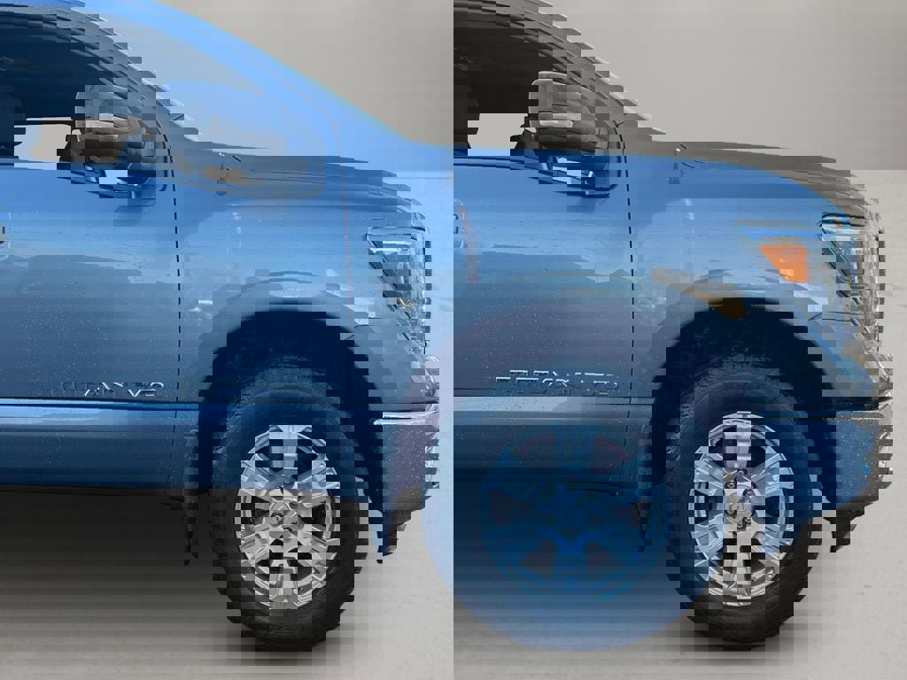 Used 2018 Nissan Titan Platinum Reserve image 26
