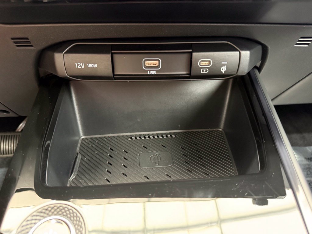 Used 2025 Kia Niro Wind FWD image 36