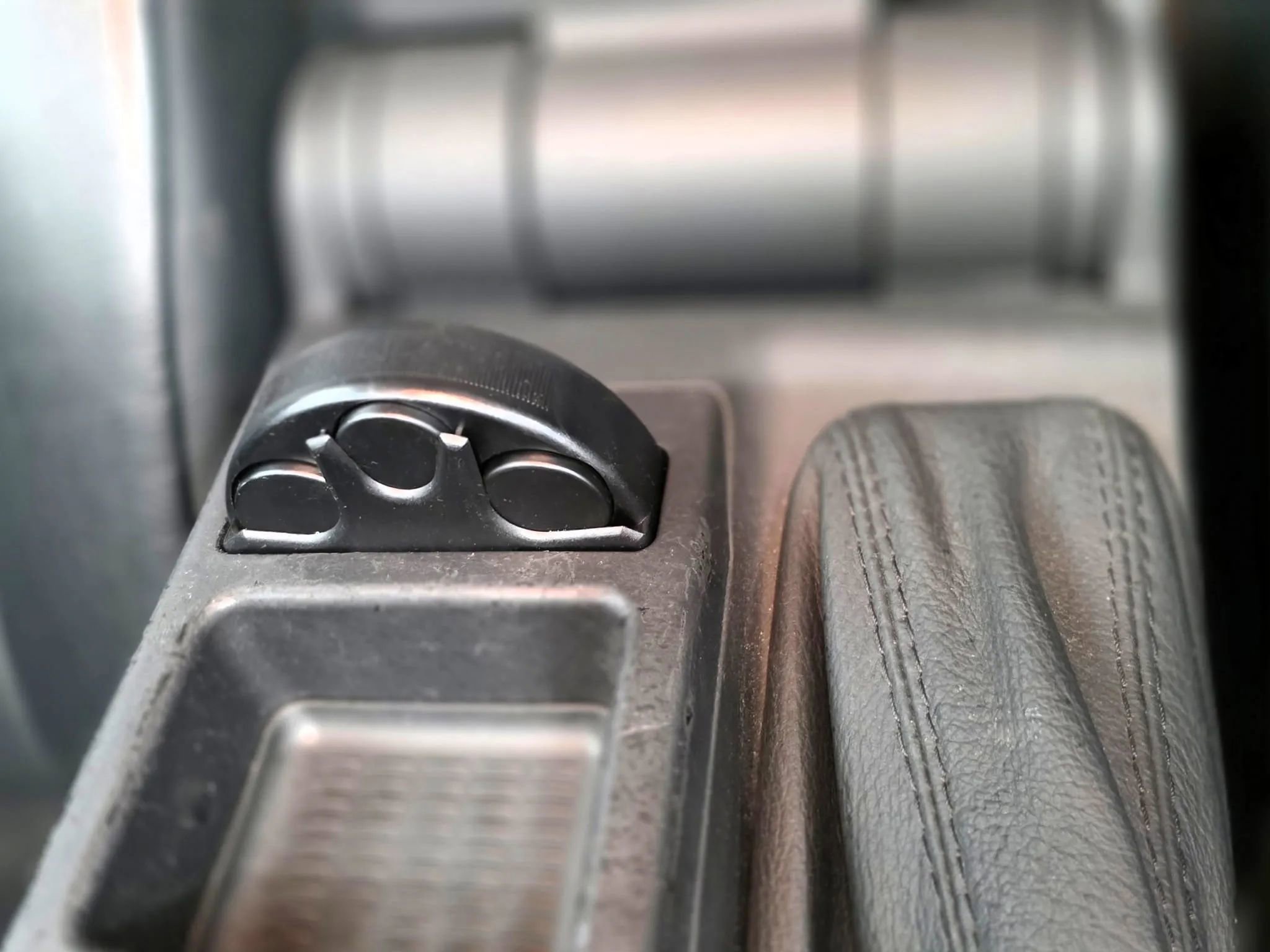 Used 2003 BMW 325i Sedan image 26