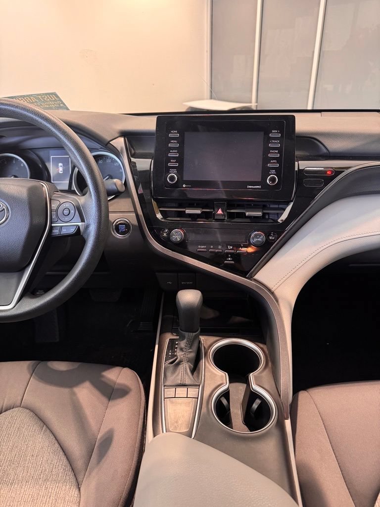 Used 2022 Toyota Camry LE w/ Convenience Package FWD image 27