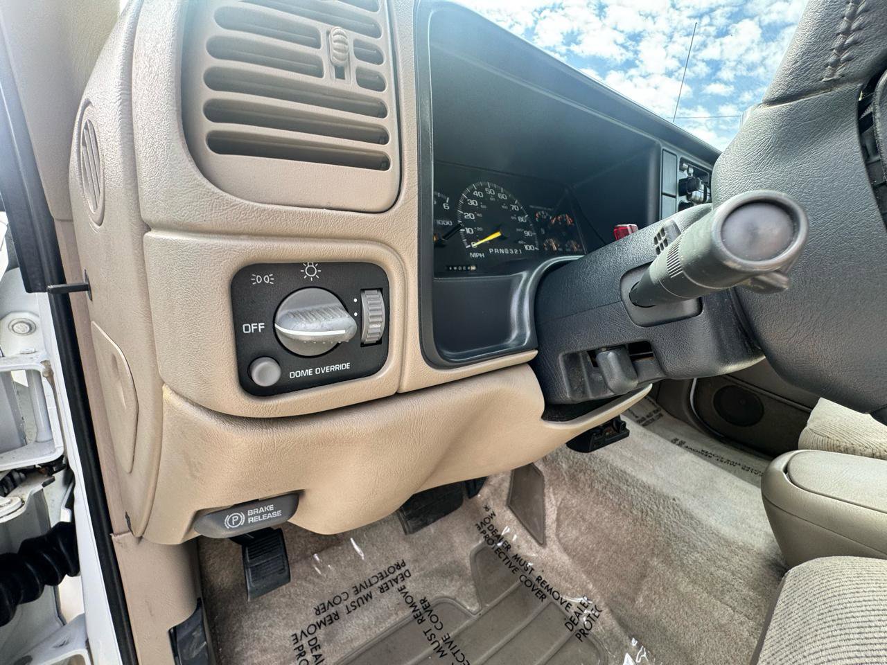 Used 1999 GMC Yukon 4WD 4-Door image 26