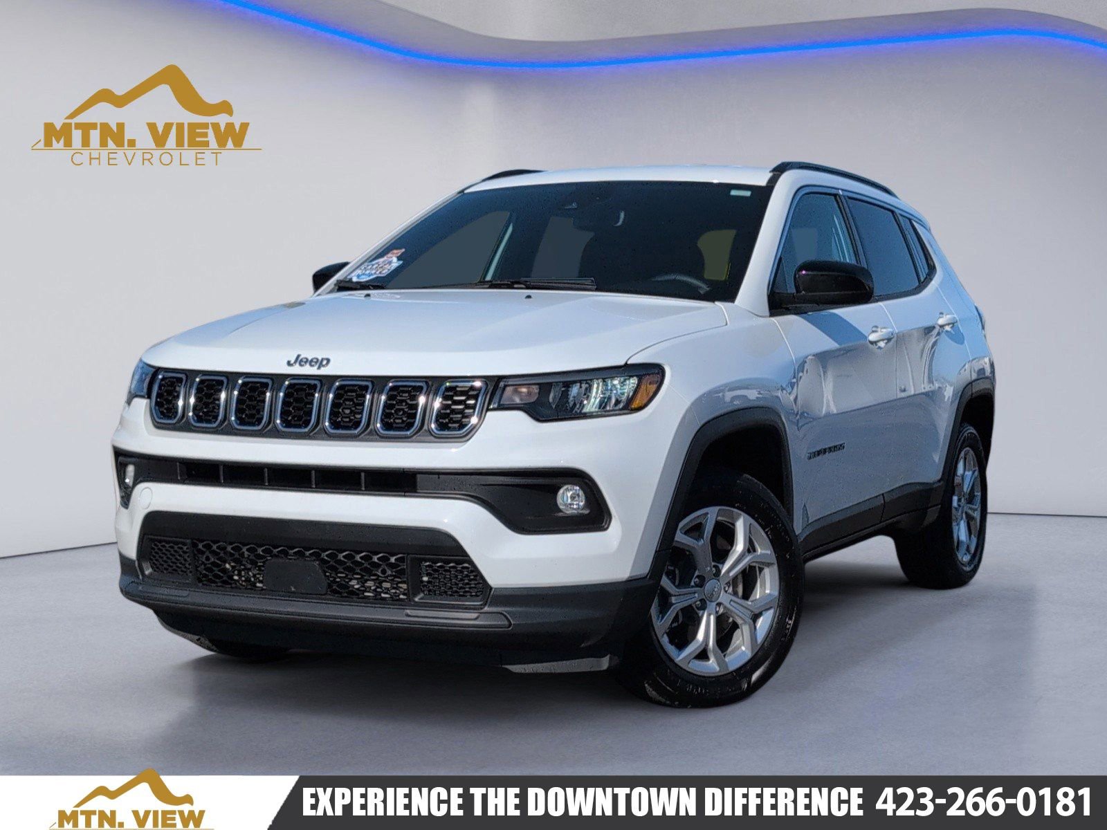 Used 2024 Jeep Compass Latitude AWD/4WD image 1