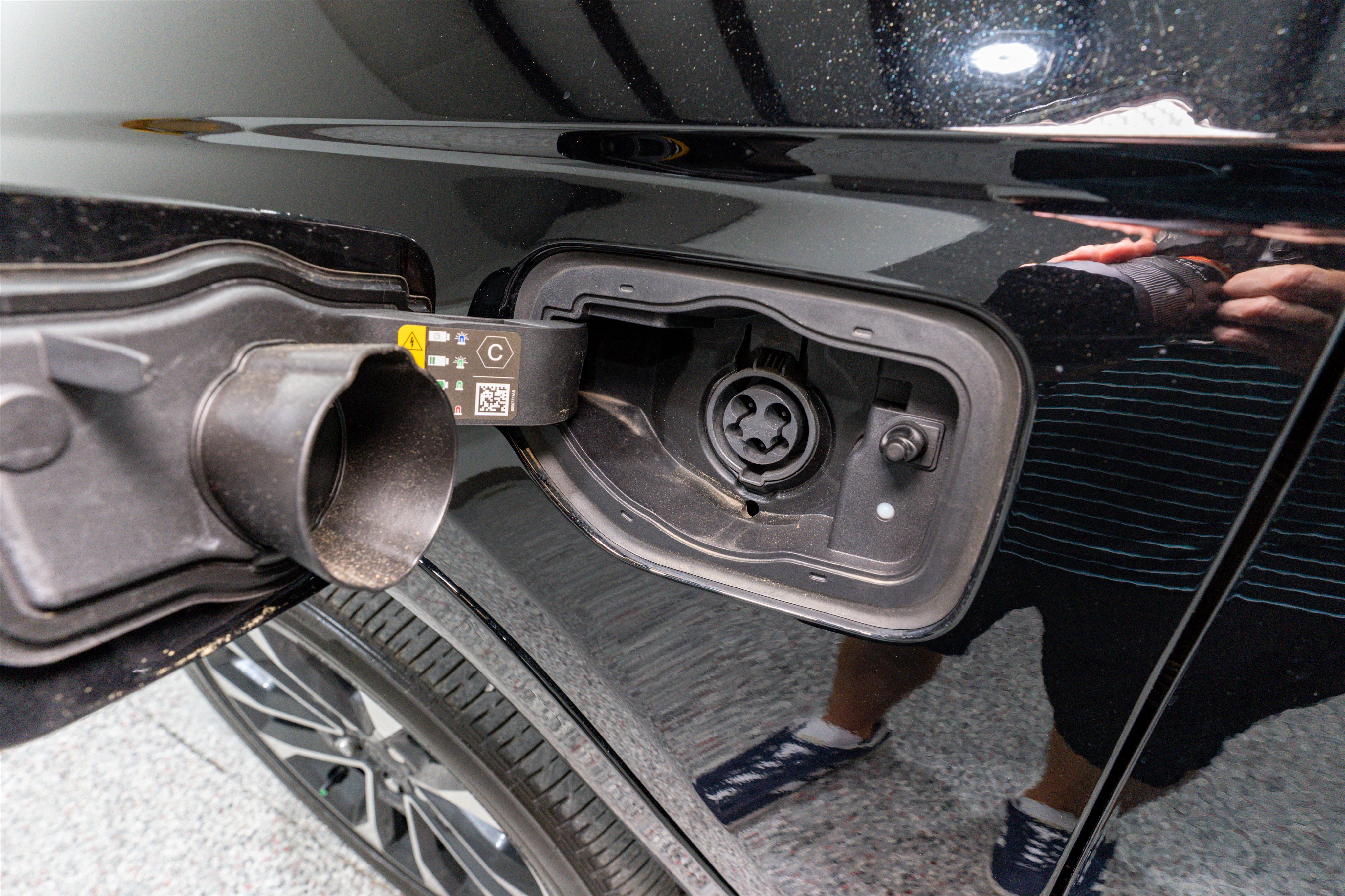 Used 2023 Jeep Grand Cherokee Overland w/ Advanced Protech Group III image 38