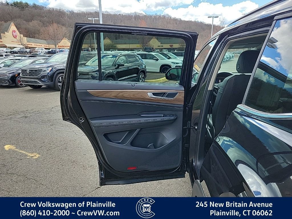 New 2026 Volkswagen Atlas SE image 47