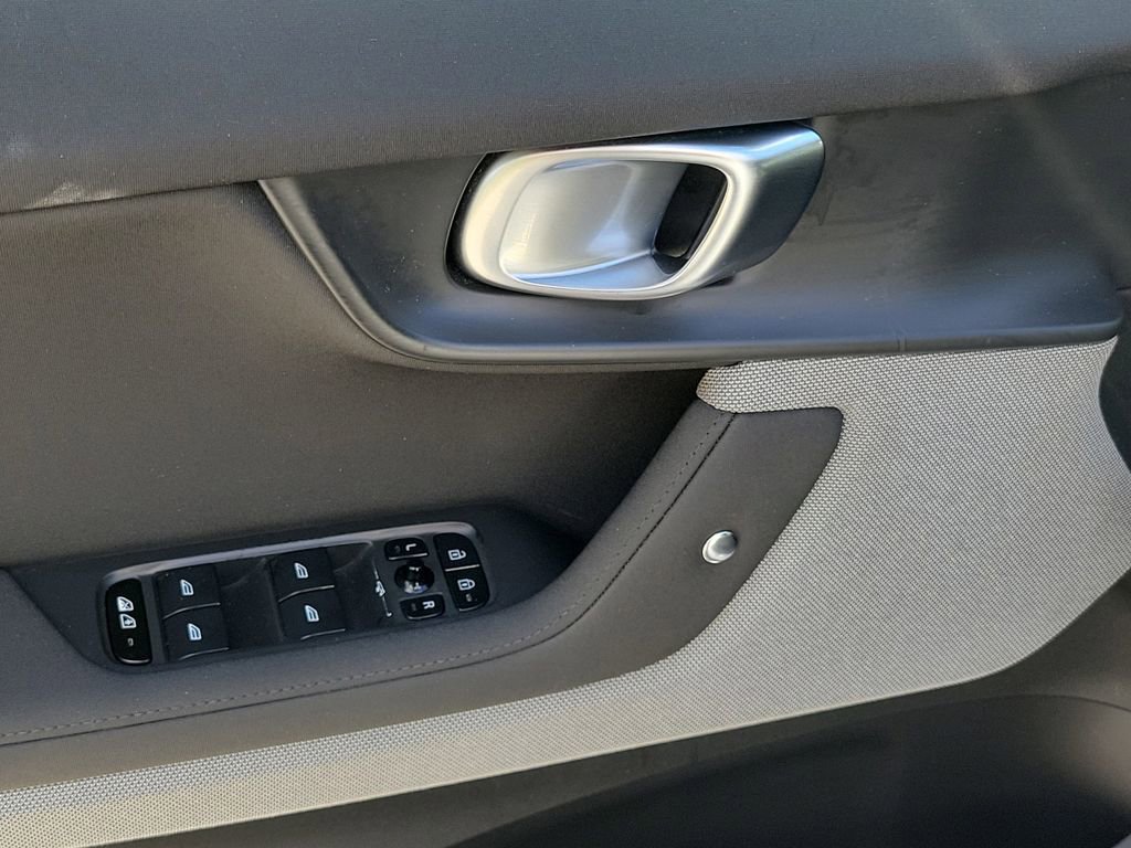 Used 2022 Polestar Polestar 2 image 19