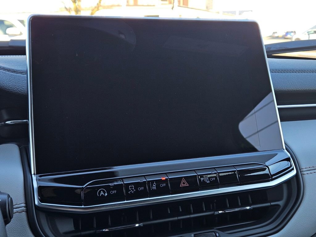 New 2026 Jeep Compass Limited w/ Sun, Sound & Navigation Group AWD/4WD image 16