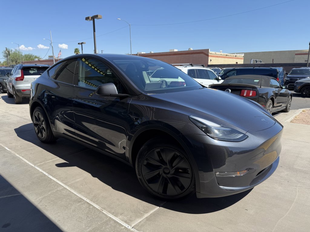 Used 2024 Tesla Model Y Long Range image 6