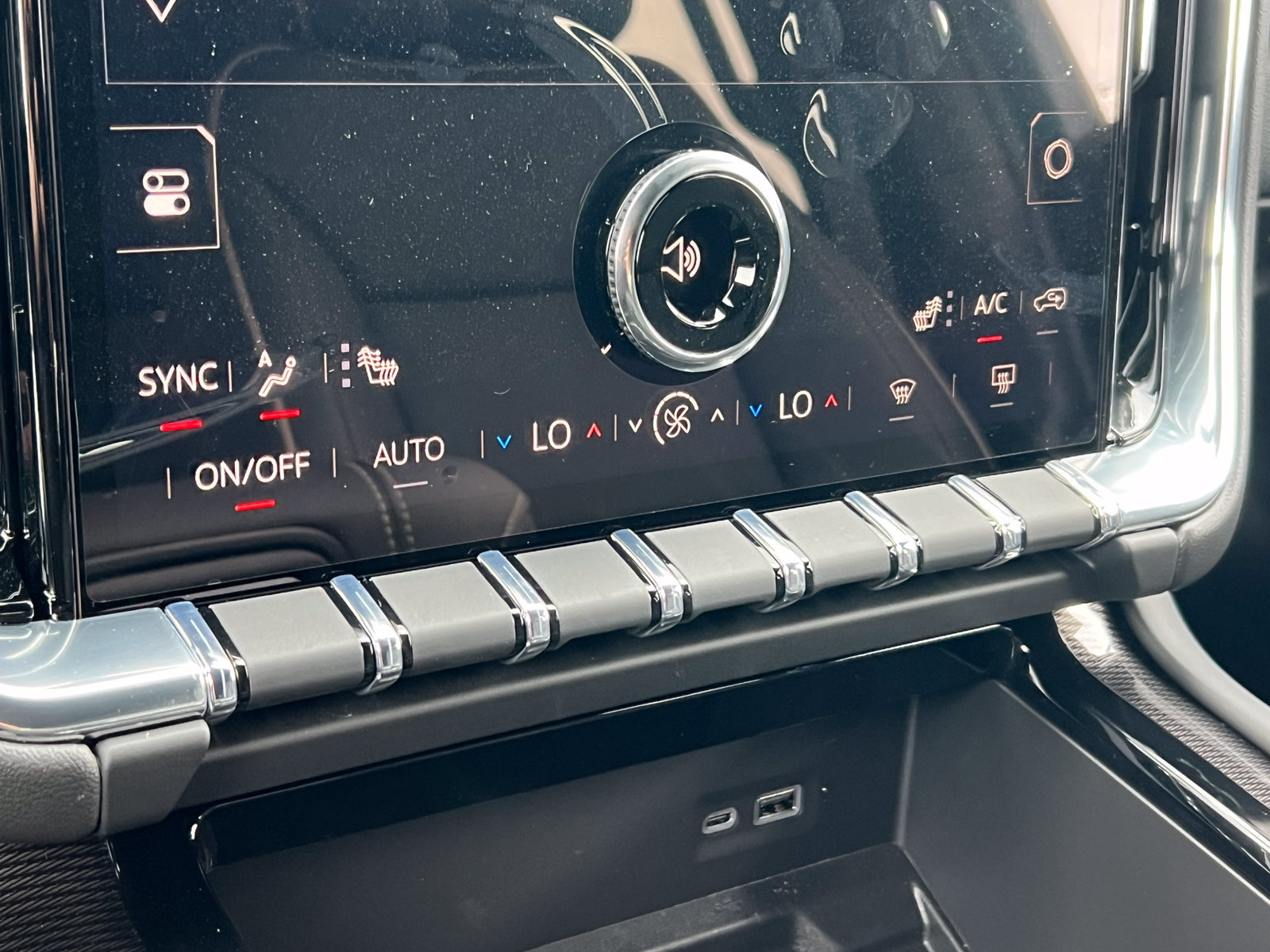 New 2026 GMC Yukon Elevation w/ LPO, Elevation Black Package AWD/4WD image 28