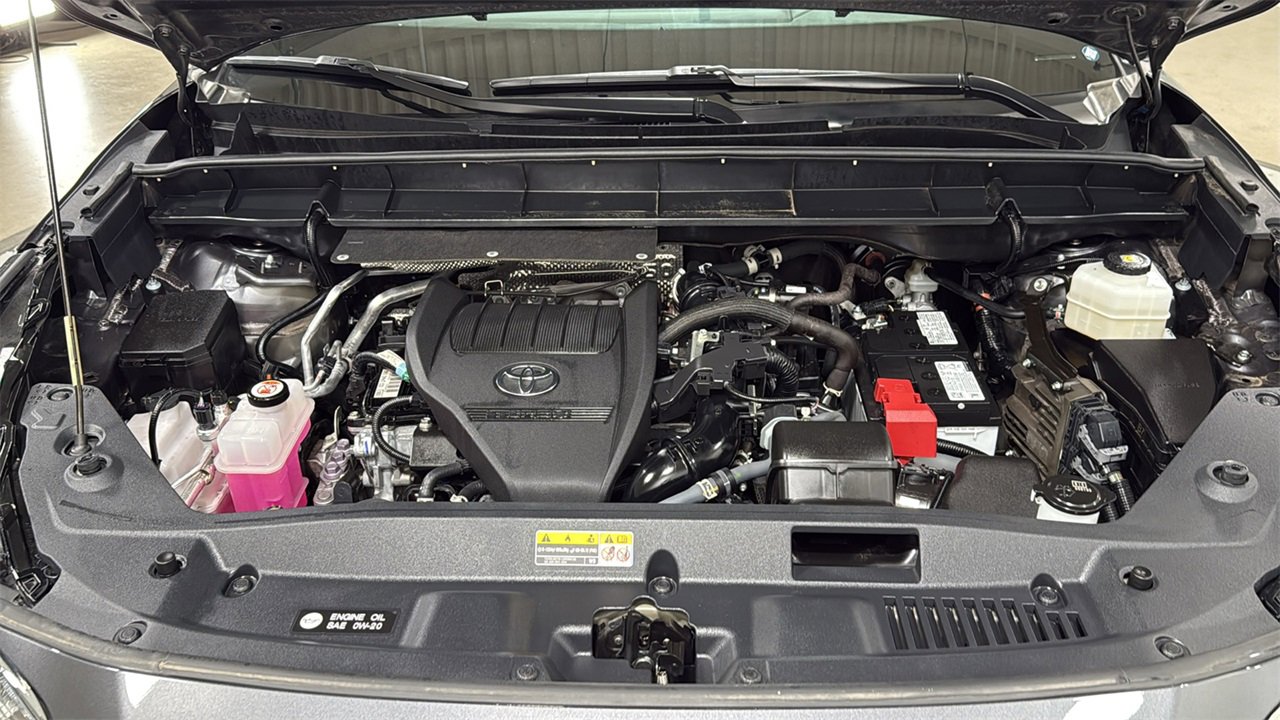 Certified 2024 Toyota Highlander LE image 26