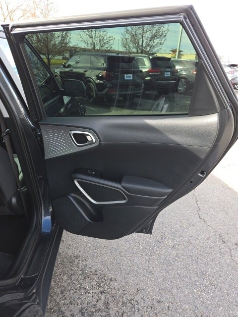 Certified 2023 Kia Soul S image 24