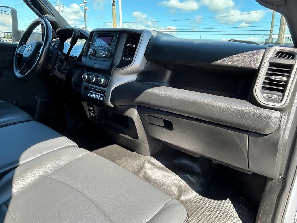 Used 2021 RAM 5500 Tradesman RWD image 34