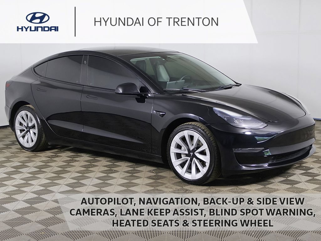 Used 2023 Tesla Model 3 Standard Range RWD image 1