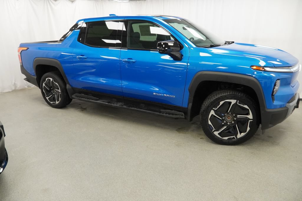 New 2026 Chevrolet Silverado EV LT AWD/4WD image 5