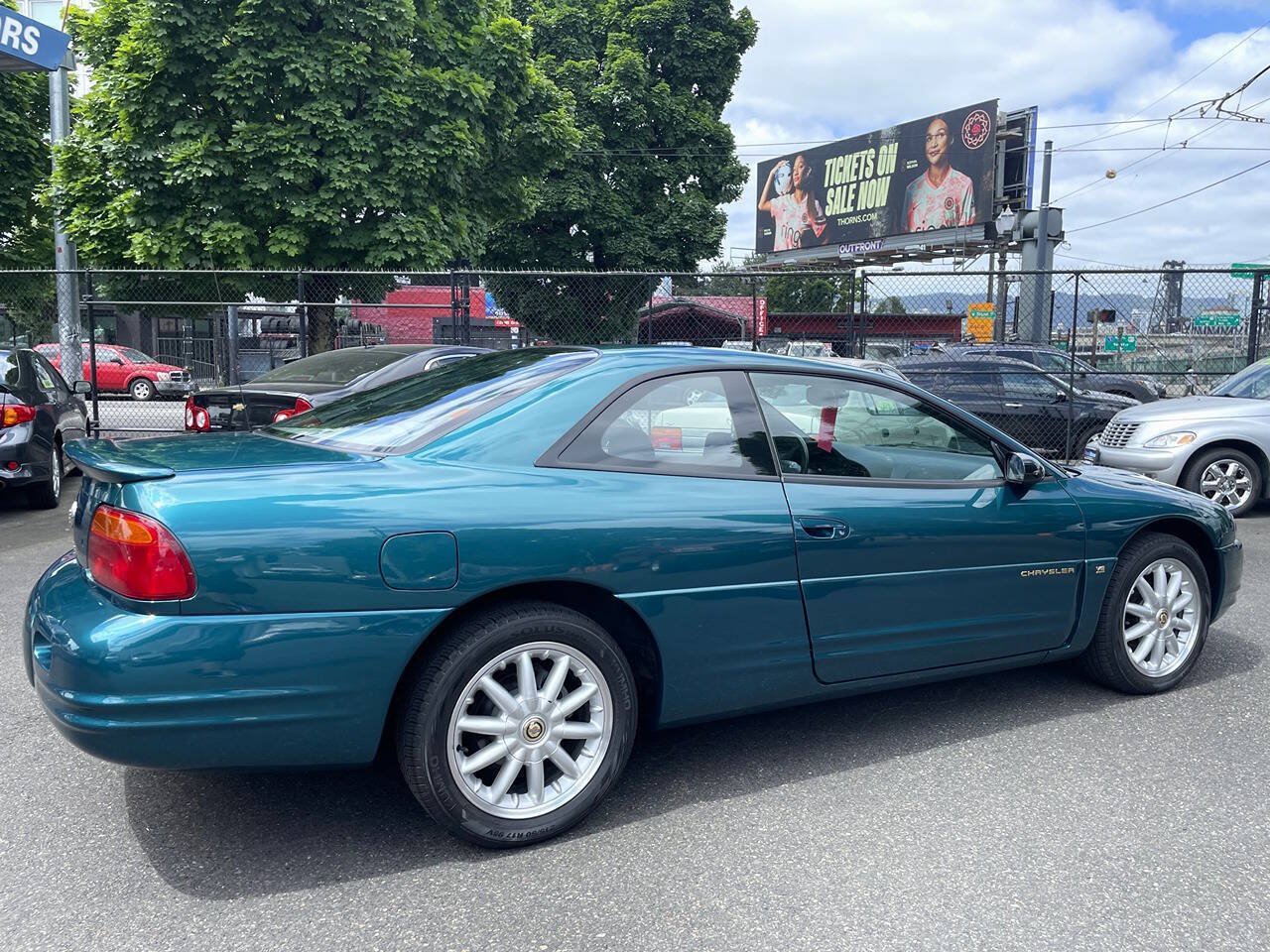 Used 1998 Chrysler Sebring LXi FWD image 9