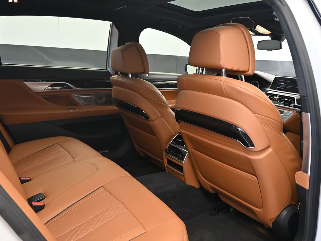 Used 2018 BMW 750i 750i 4D Sedan image 17
