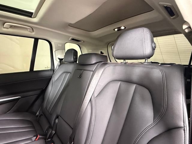 Used 2022 BMW X7 xDrive40i w/ Cold Weather Package AWD/4WD image 27