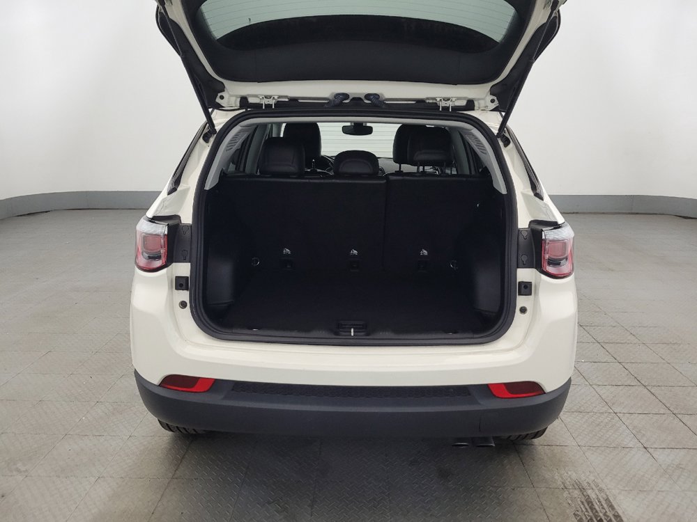 Used 2019 Jeep Compass Latitude AWD/4WD image 29