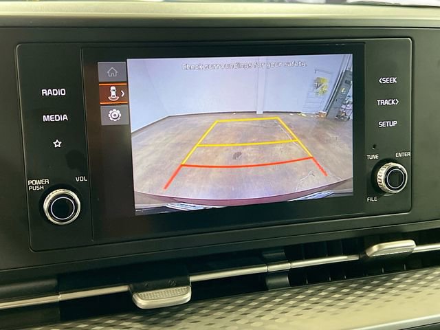 Used 2024 Kia Carnival LX FWD image 13