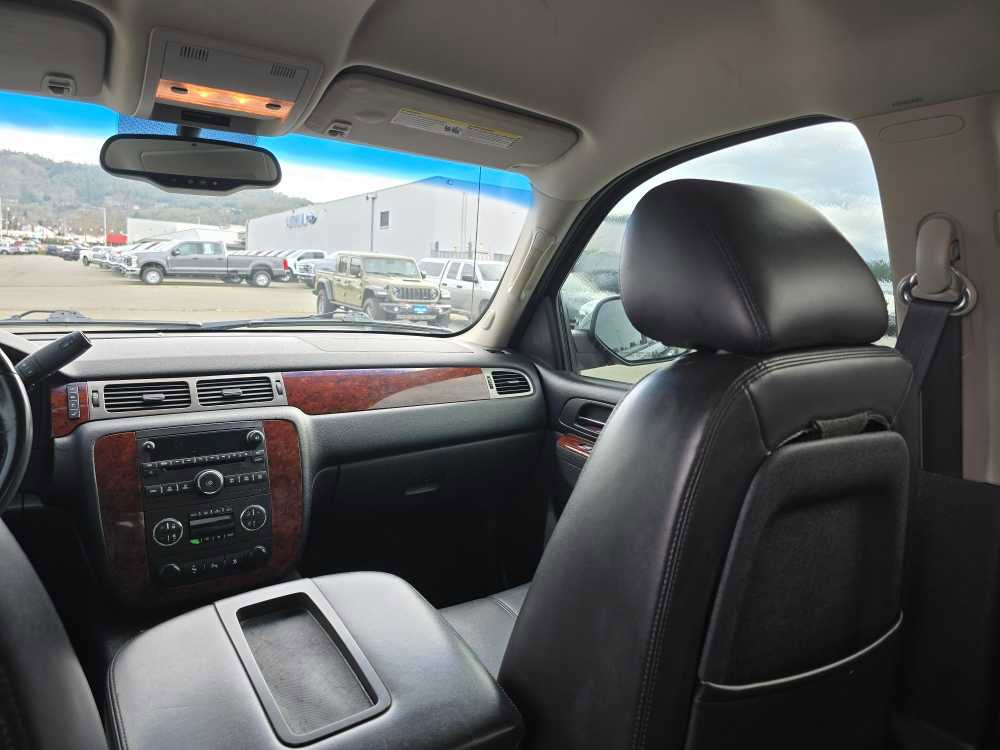 Used 2011 Chevrolet Avalanche LT w/ Regional Value Package image 14