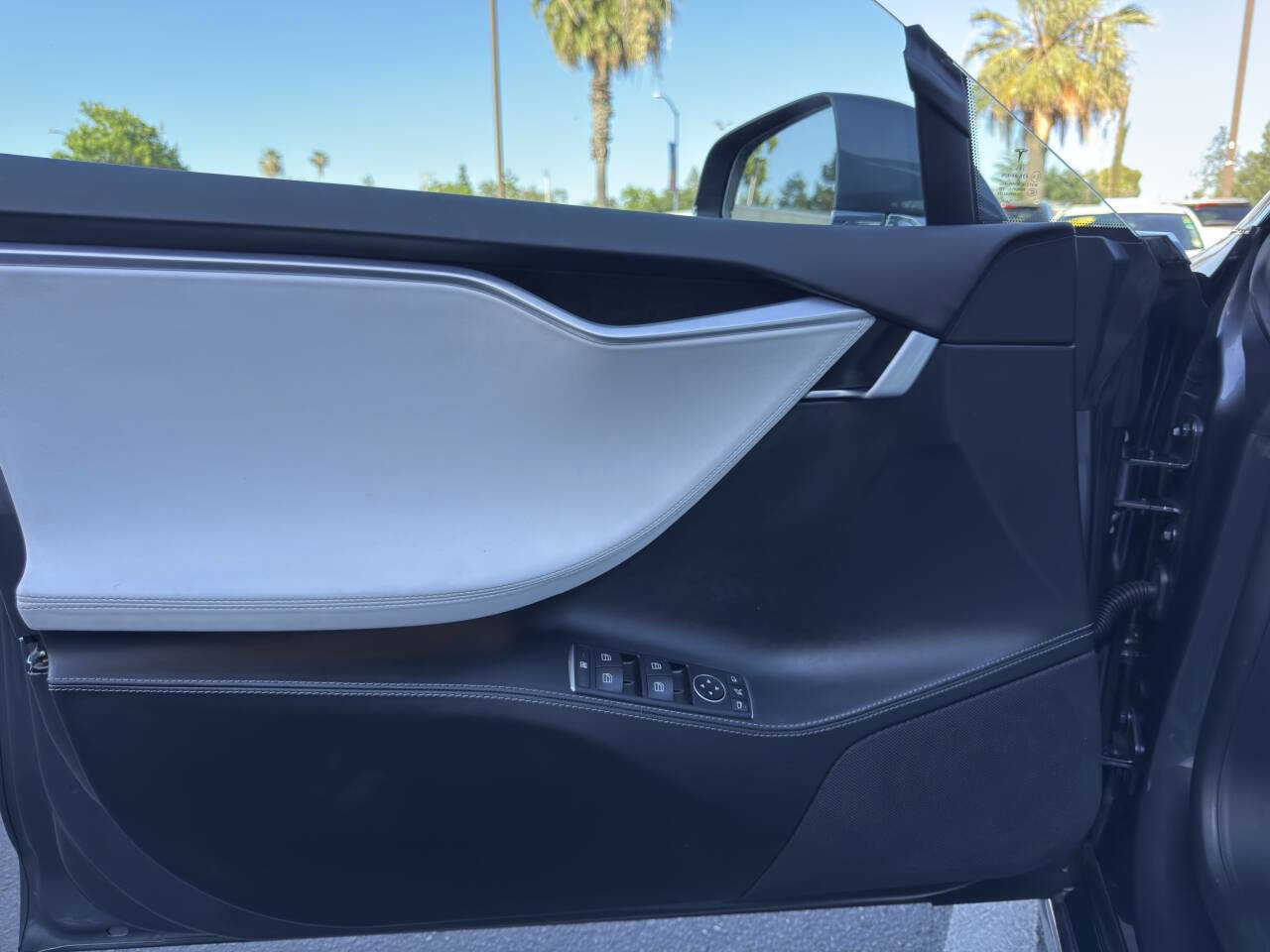 Used 2017 Tesla Model S 75 RWD image 10