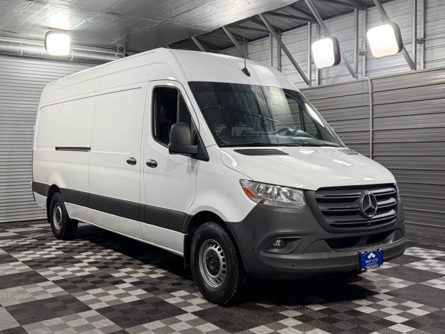 Used 2022 Mercedes-Benz Sprinter 2500 image 4