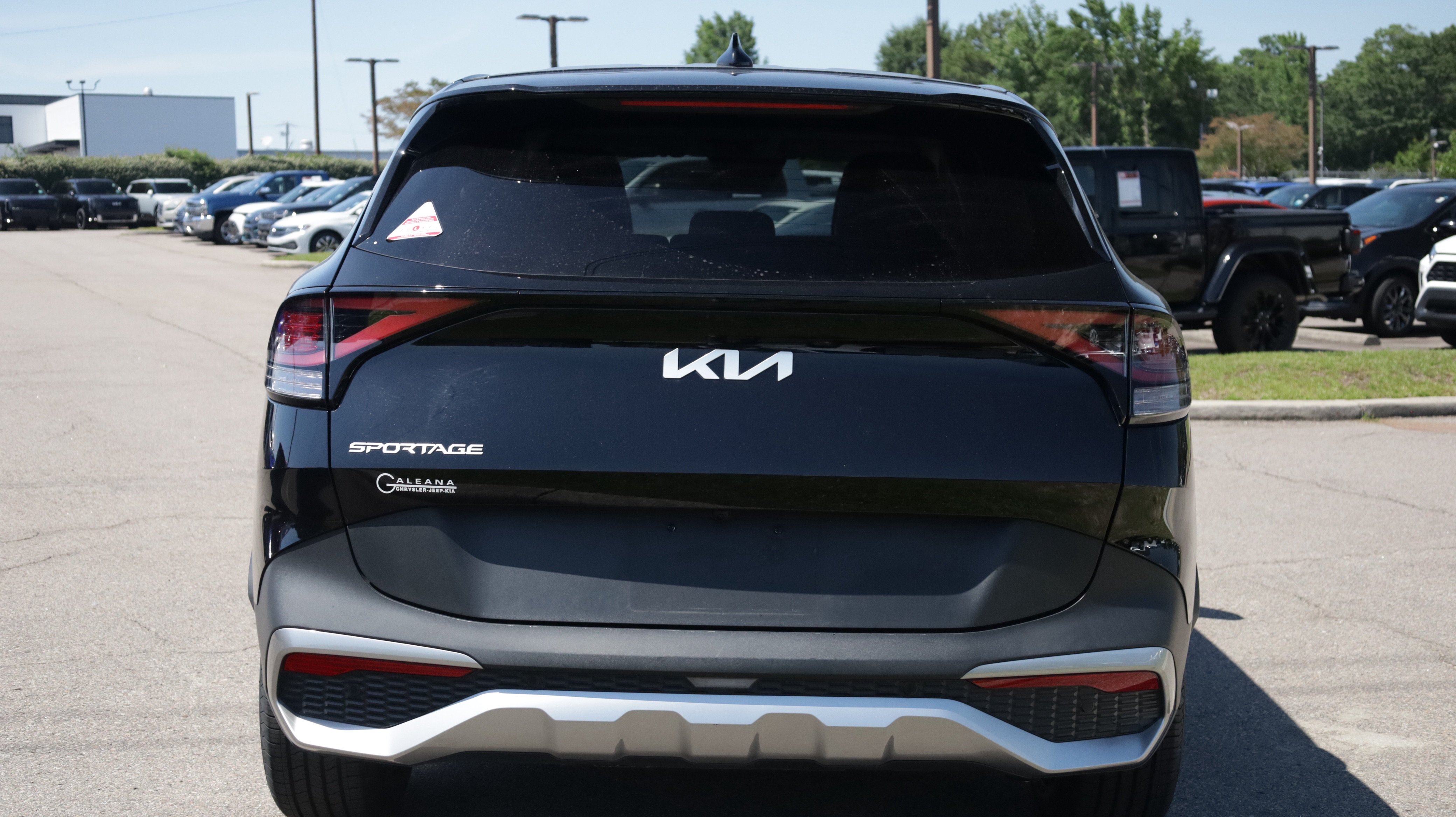 Used 2023 Kia Sportage EX FWD image 4