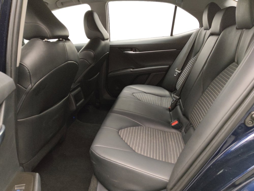 Used 2022 Toyota Camry SE image 18