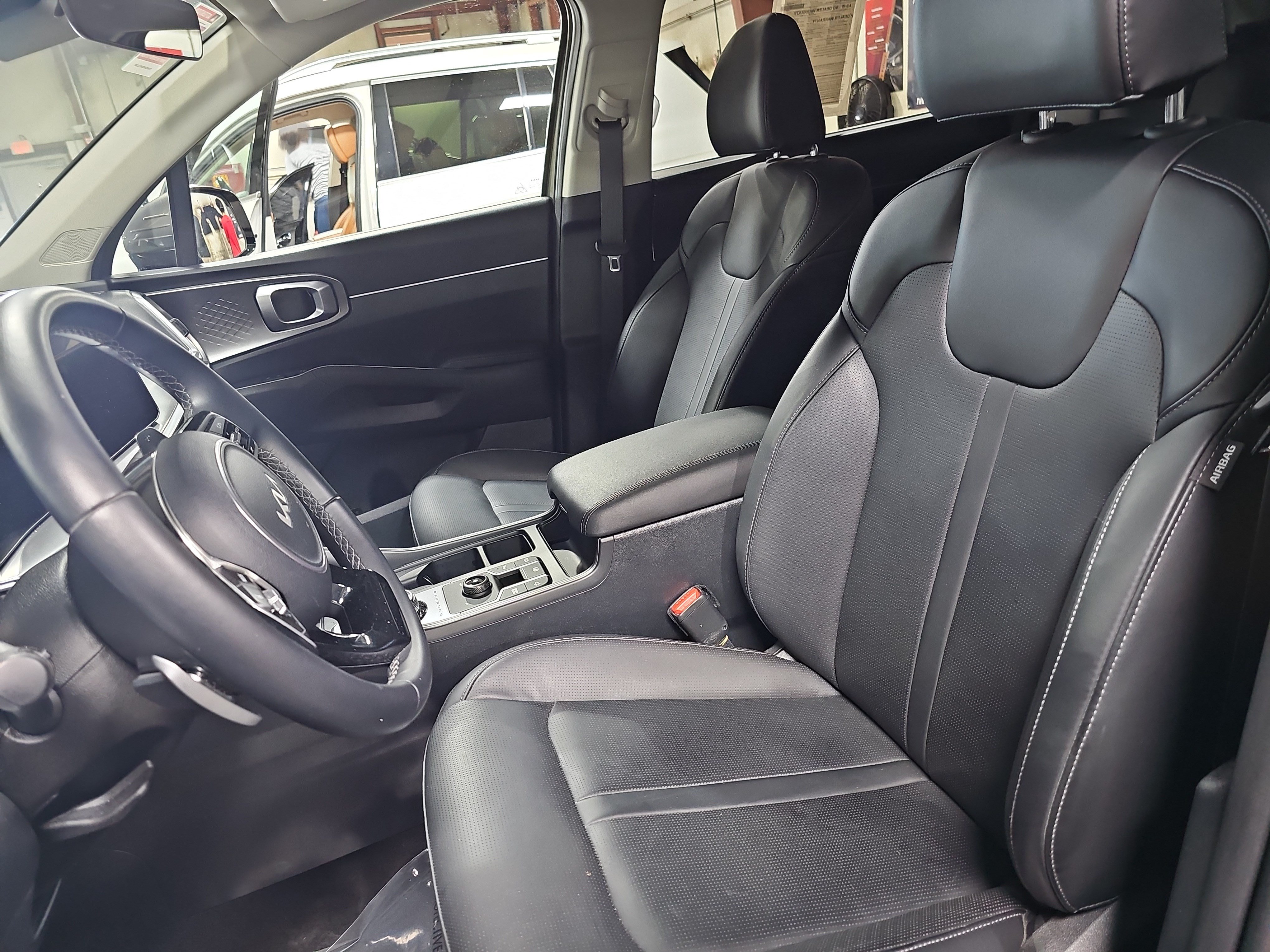 Used 2025 Kia Sorento EX AWD/4WD image 15