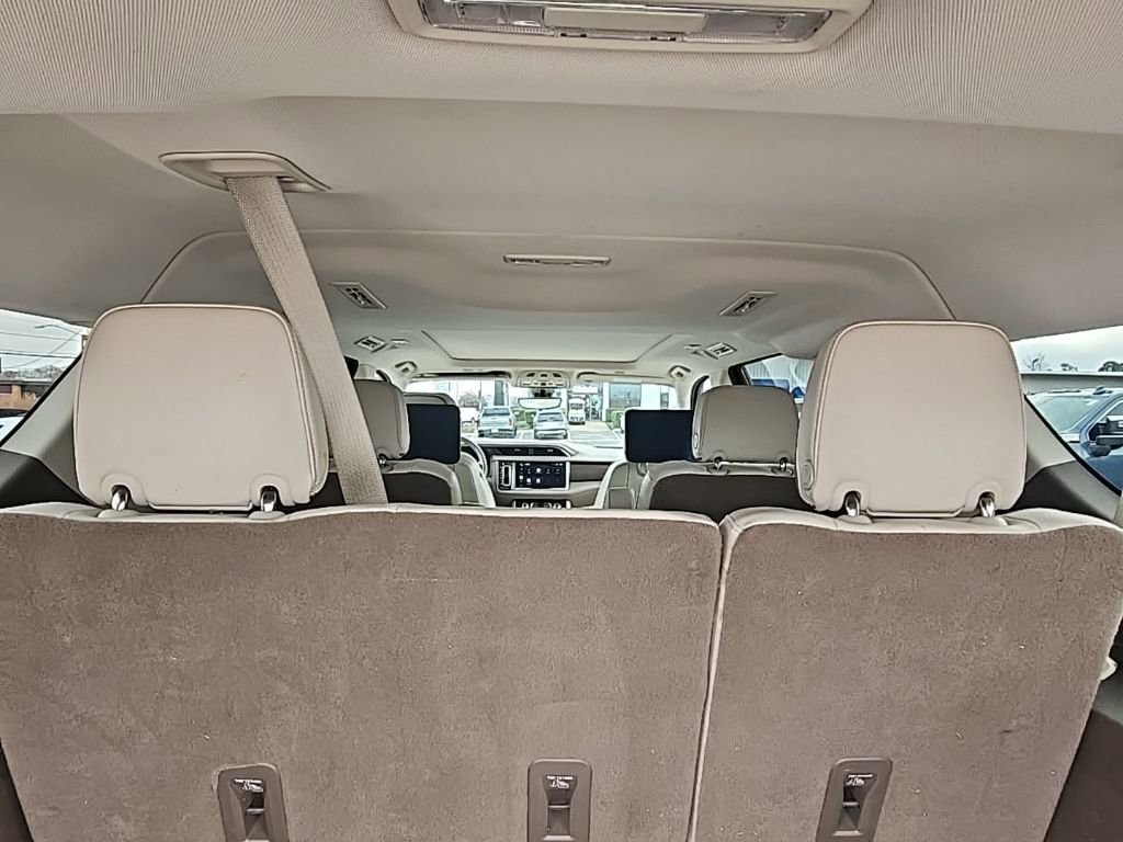 Used 2022 GMC Yukon XL Denali w/ Denali Ultimate Package image 8