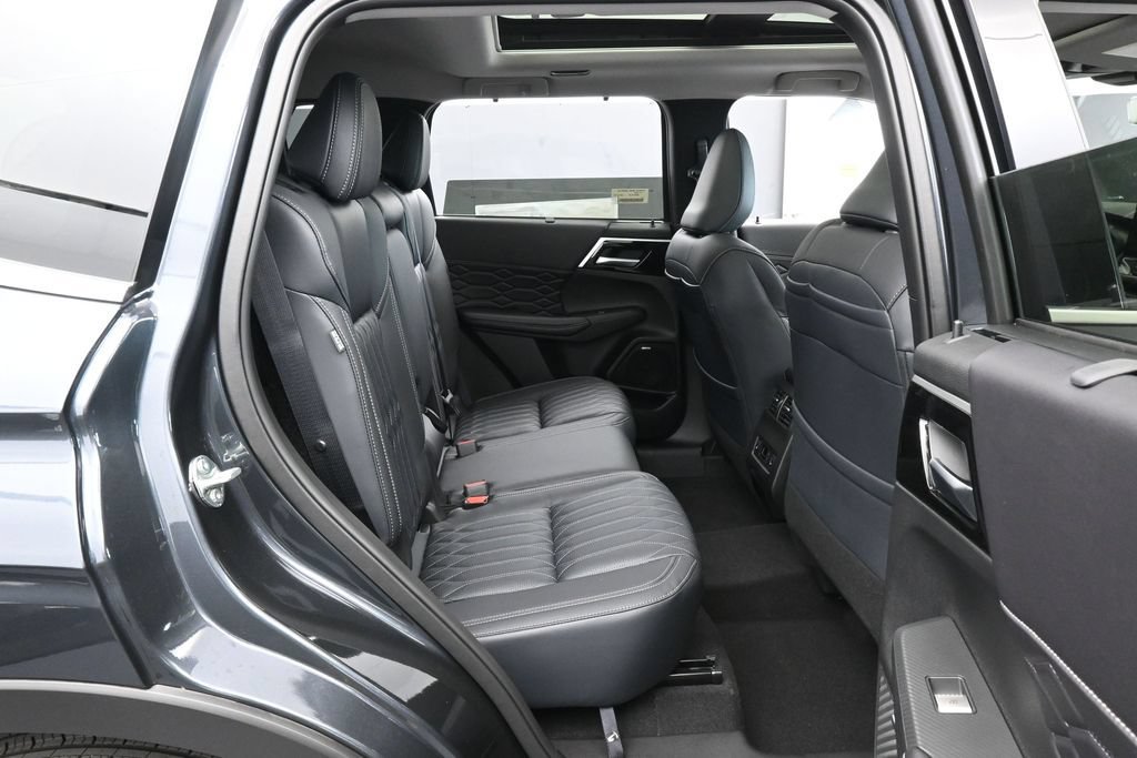 New 2026 Mitsubishi Outlander SEL FWD image 40