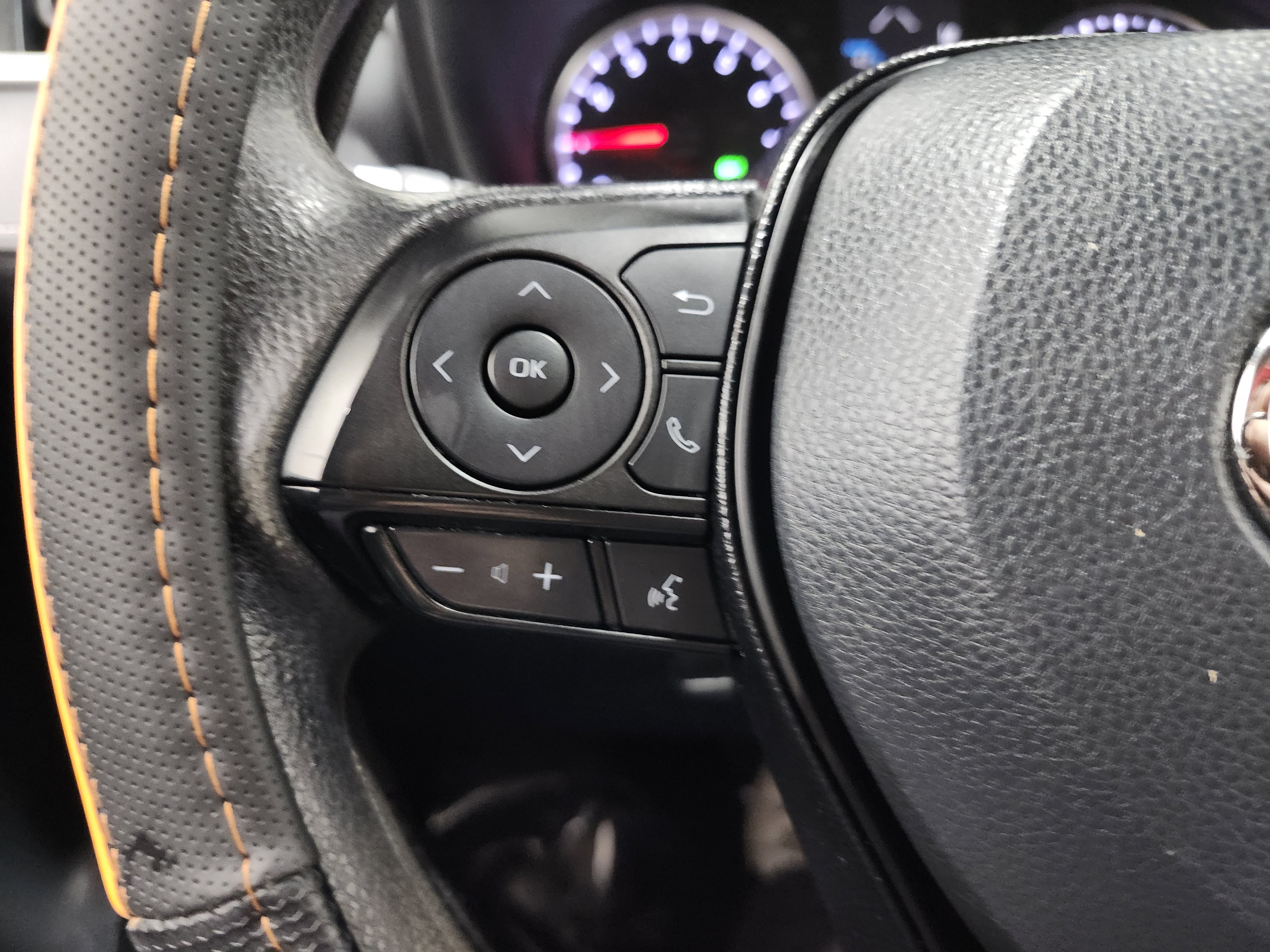 Used 2020 Toyota RAV4 XLE w/ All Weather Liner Package image 35