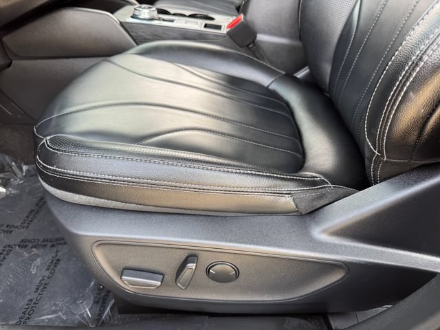 Used 2025 Ford Escape Platinum w/ Premium Technology Package FWD image 14