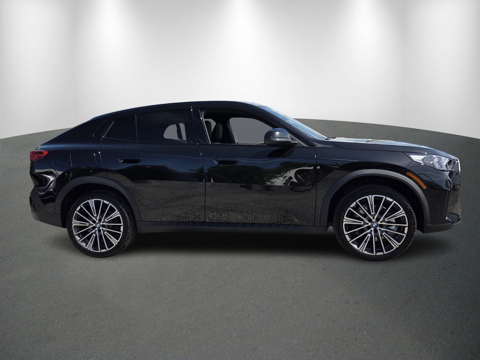 New 2026 BMW X2 xDrive28i w/ Convenience Package AWD/4WD image 8