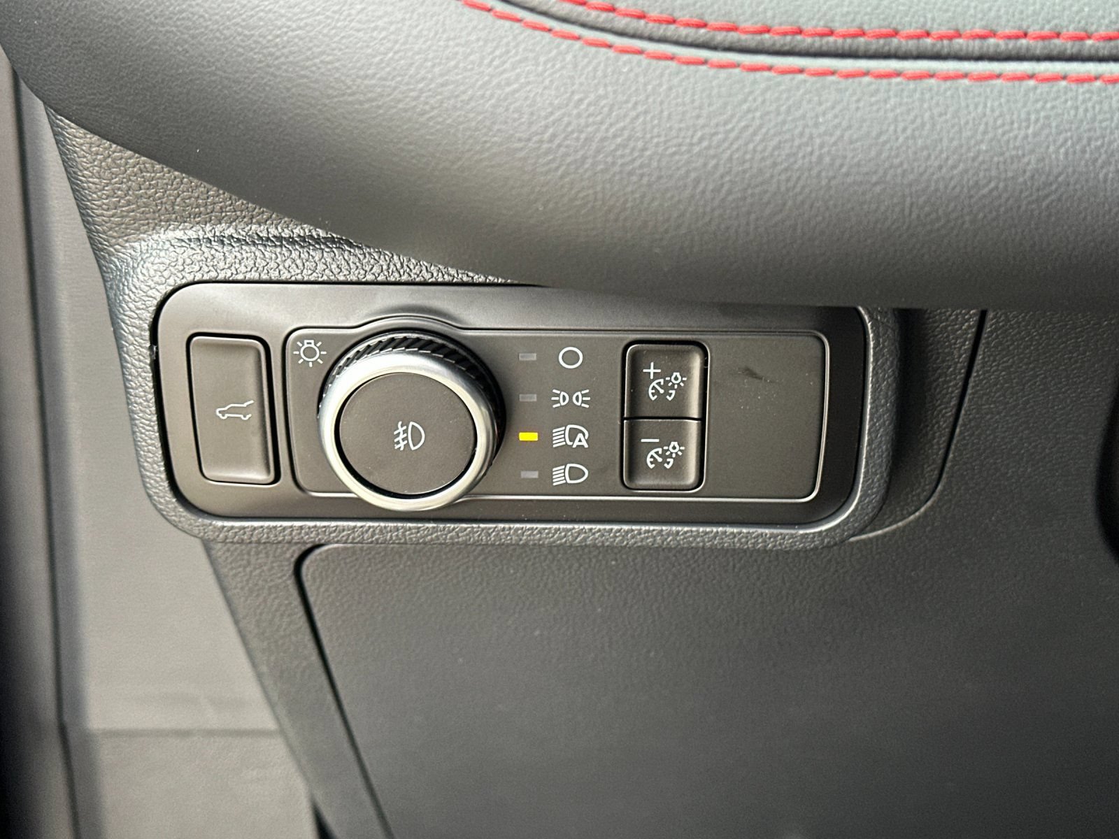 New 2025 Ford Explorer ST-Line w/ Premium Package RWD image 40