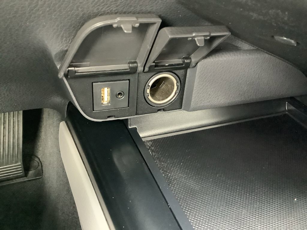 Used 2018 Toyota Camry XSE image 27