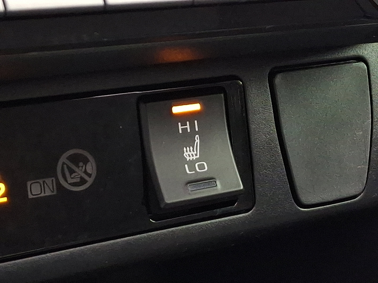 Used 2019 Toyota RAV4 XLE image 24