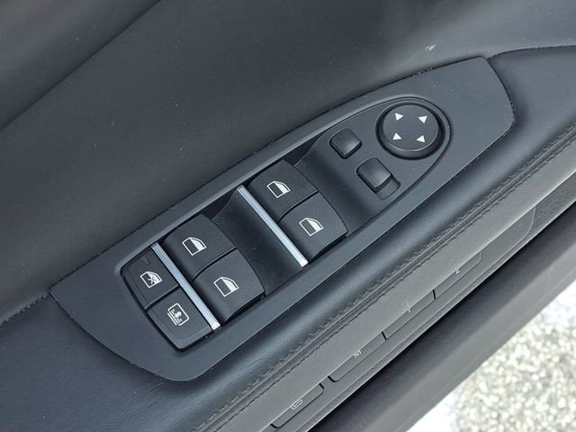 Used 2014 BMW 750Li xDrive image 22