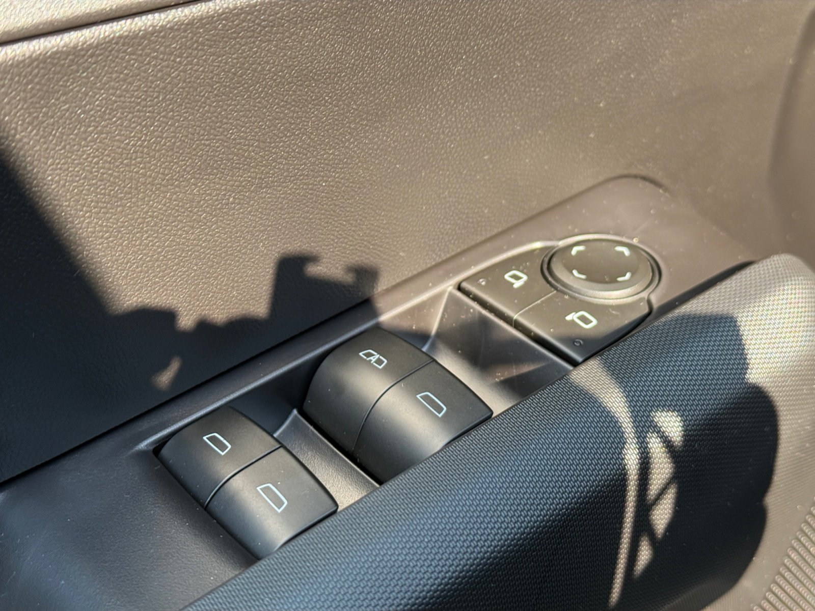 New 2026 GMC Canyon Elevation w/ Convenience Package image 27