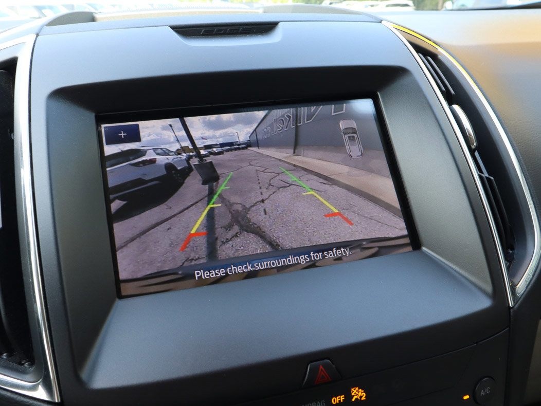 Used 2020 Ford Edge Titanium AWD/4WD image 12